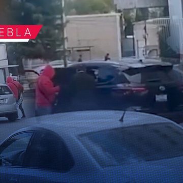 Portada Asaltan a conductor y lo despojan de efectivo en la 25 Poniente y Bulevar Atlixco CMH Asaltan a conductor y lo despojan de efectivo en la 25 Poniente y Bulevar Atlixco