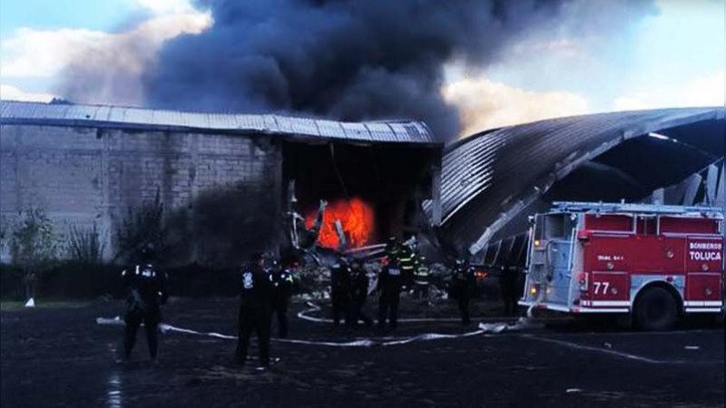 Avioneta se desploma cerca del Aeropuerto Internacional de Toluca 1 Avioneta se desploma cerca del Aeropuerto Internacional de Toluca 3