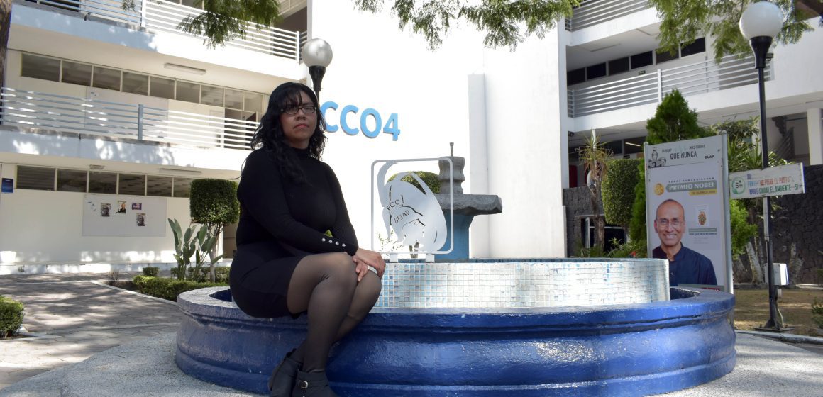 C Alumna_0 Los estudiantes BUAP podemos abrir fronteras: Vianey Flores Flores