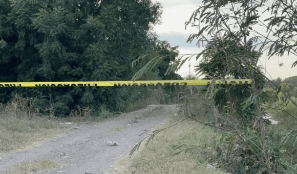 Con tiro de gracia, localizan cuerpo entre la maleza en Izúcar de Matamoros