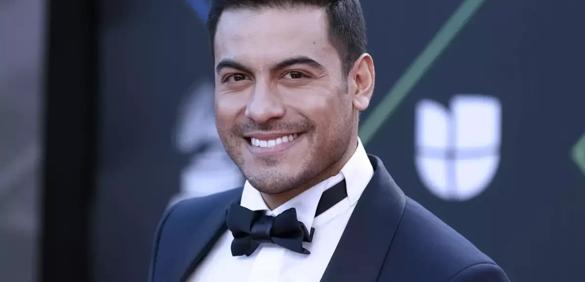 Carlos Rivera anuncia pausa en su gira por lesión en las cuerdas vocales