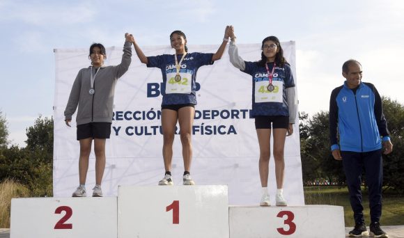 Campo Traviesa, carrera que fomenta el deporte en el Jardín Botánico de CU    