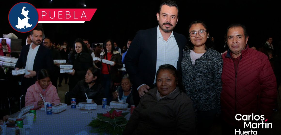 Cena Navideña en el Centro Expositor reúne a más de tres mil personas en Puebla