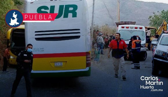 Choque entre autobuses deja víctimas y heridos en la carretera Puebla-Tlapa