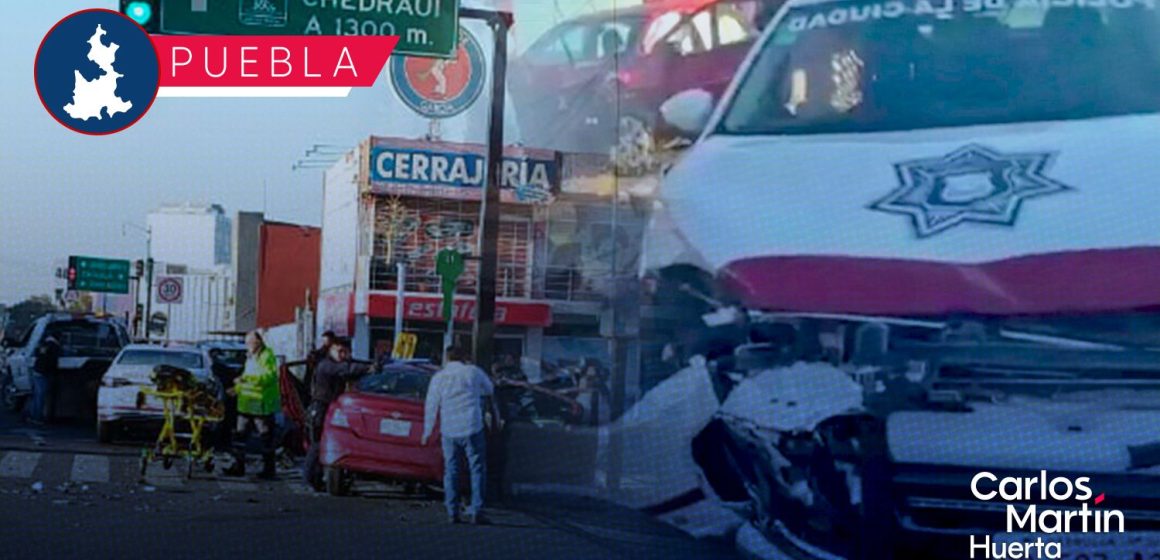 Choca patrulla y auto en Bulevar Norte y 2 poniente