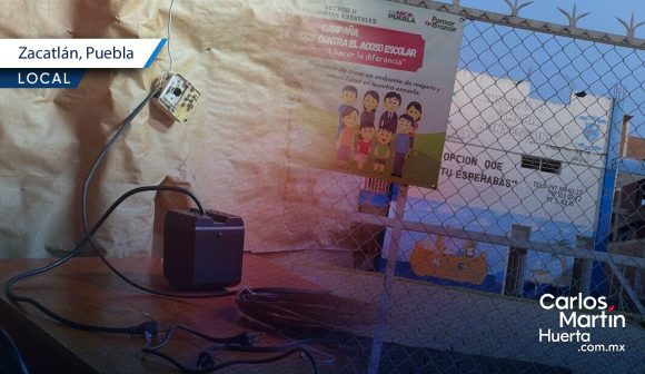 Delincuentes vacían salón de computación de Instituto en Zacatlán