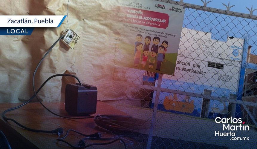 Delincuentes vacían salón de computación de Instituto en Zacatlán
