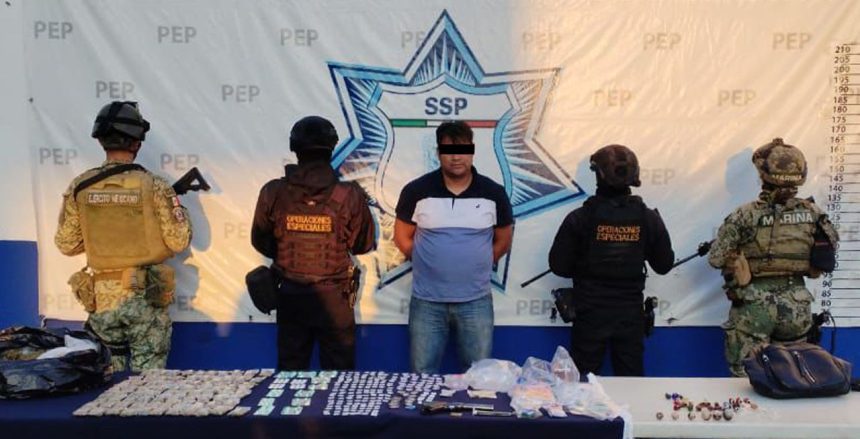 Detienen a narcomenudista con más de medio kilo de droga en Acajete