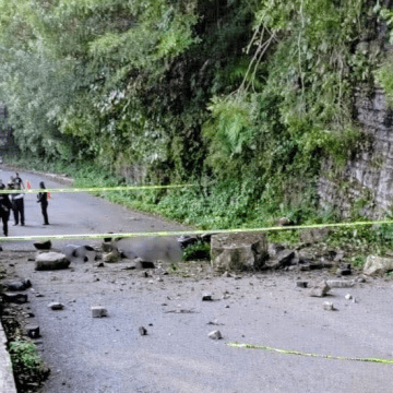Diseño sin título (20) Derrumbe en Jonotla deja una mujer muerta y un hombre herido en carretera Equimita–Huehuetla