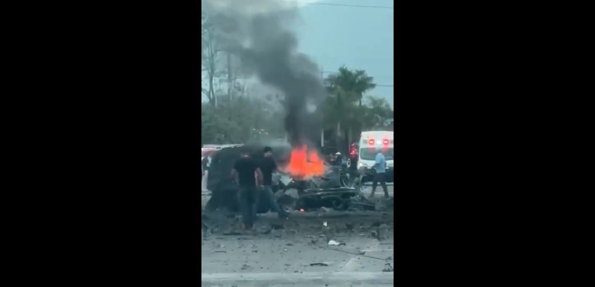Explosión de vehículo frente a policía comunitaria en Michoacán deja 2 muertos  