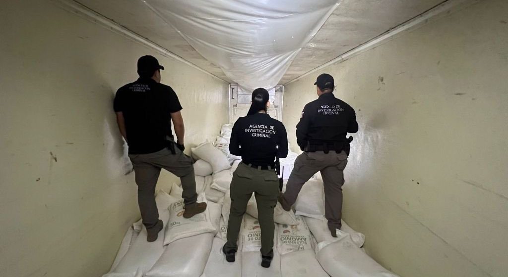 FGR-LOS-MOCHIS Aseguran 320 kilos de metanfetamina en Los Mochis; dos detenidos tras operativo federal