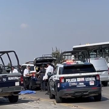 Joven motociclista muere atropellada por tractocamión en Periférico