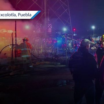 Portada Incendio consume locales navideños en Central de Abasto de Huixcolotla CMH Incendio consume locales navideños en Central de Abasto de Huixcolotla