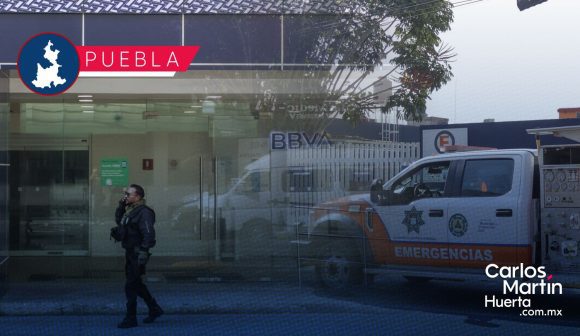 Localizan teléfono con cuenta regresiva en el BBVA de la 25 Poniente; desarman presunto artefacto explosivo