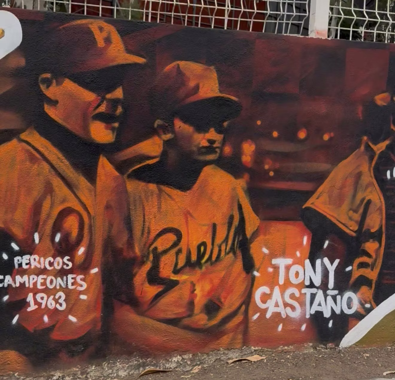 Pericos de Puebla inauguran mural por los 100 años de la LMB 2 Pericos de Puebla inauguran mural por los 100 anos de la LMB 3