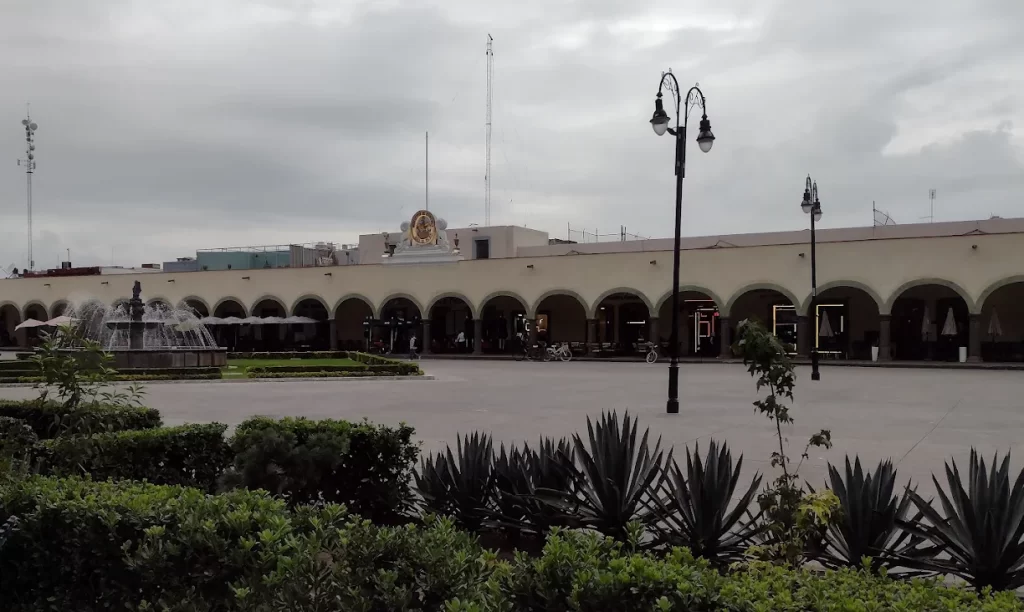 Proyectan mural de 170 metros en los portales de San Pedro Cholula