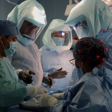 ISSSTEP realiza primera cirugía de rodilla asistida con inteligencia artificial en Puebla