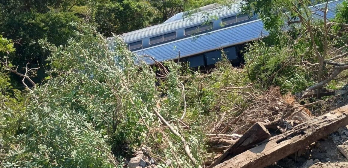 Se activa protocolo de emergencia por descarrilamiento del tren en Línea Z del Istmo de Tehuantepec