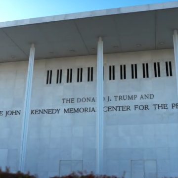 Renombran el Kennedy Center como “Trump-Kennedy Center”