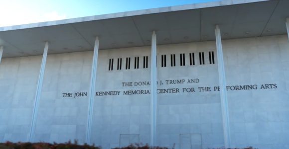 Renombran el Kennedy Center como “Trump-Kennedy Center”
