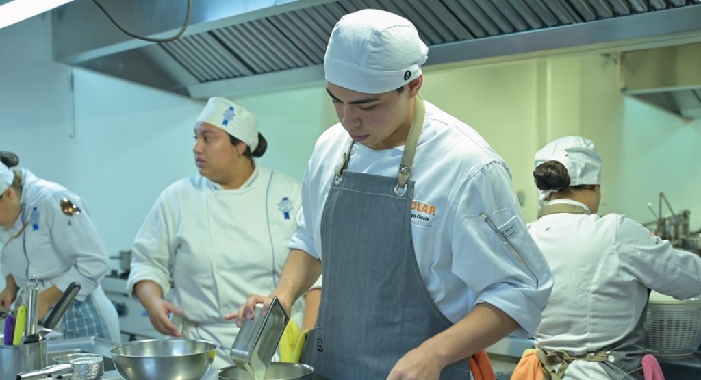 UDLAP recibió la Copa Vatel 2025 para impulsar el talento culinario 1 UDLAP recibió la Copa Vatel 2025 para impulsar el talento culinario