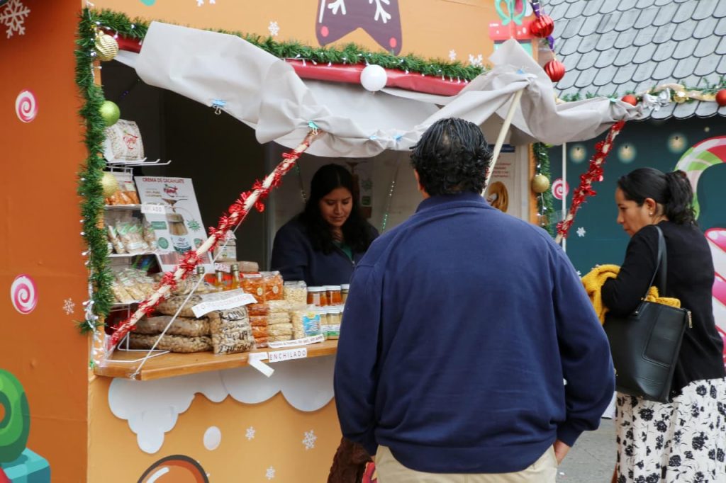 Visita la Villa Artesanal Navidena 2025 en Puebla 3
