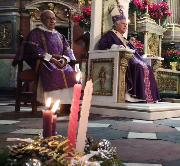 Arzobispo de Puebla llama a recomponer el tejido social durante el cuarto domingo de Adviento