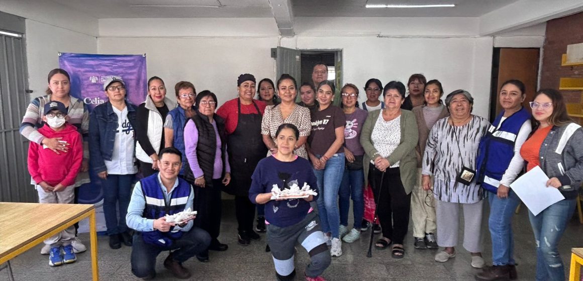 Promueve Celia Bonaga talleres para activar la economía familiar