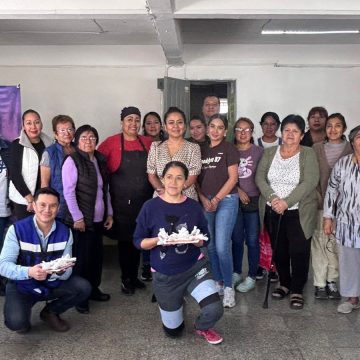 Promueve Celia Bonaga talleres para activar la economía familiar