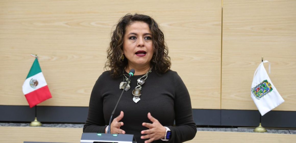 Propone Azucena Rosas gratuidad en estacionamientos para proteger la economía familiar