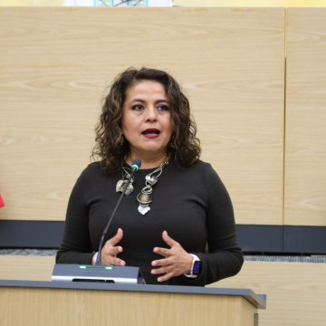 Propone Azucena Rosas gratuidad en estacionamientos para proteger la economía familiar