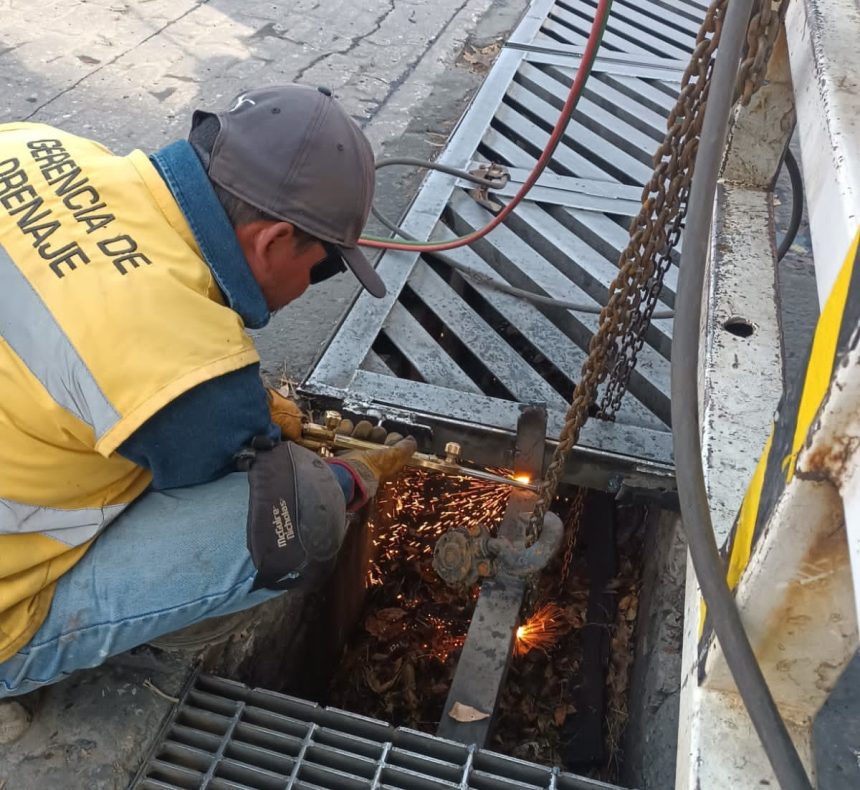 Refuerza Agua de Puebla mantenimiento de drenaje pluvial para proteger a la ciudadanía