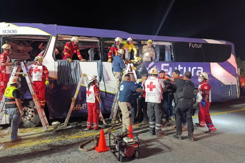 Tragedia en Tamaulipas: Choque entre autobús futura y tráiler deja dos muertos y 36 heridos