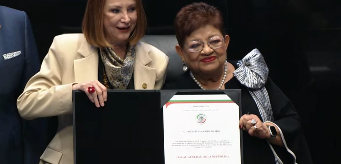 Ernestina Godoy es nombrada nueva titular de la FGR; promete coordinación estratégica