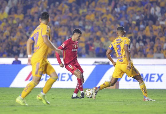 Tigres toma ventaja en la final del Apertura tras vencer 1-0 a Toluca