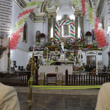 LA VILLITA . FELIGRESES Con mañanitas, rosarios y largas filas, Puebla celebró a la Virgen de Guadalupe en “La Villita”