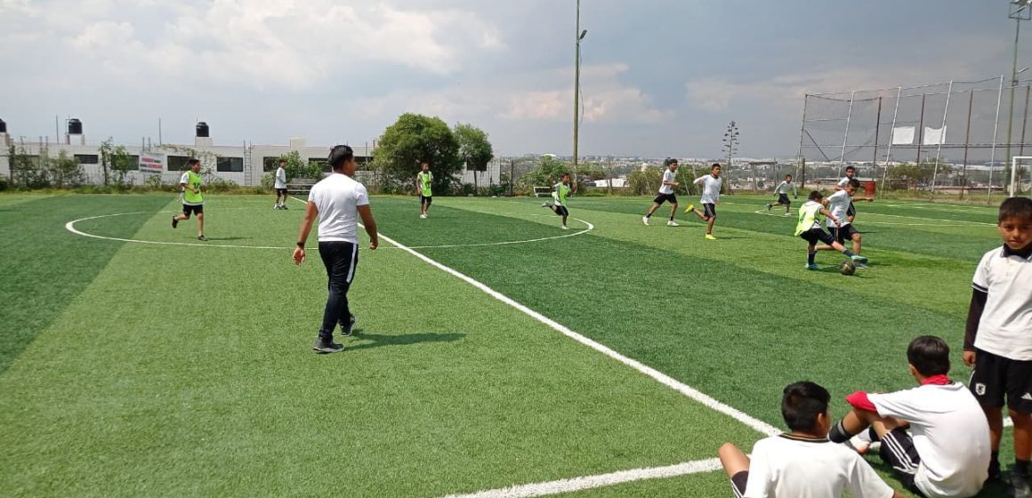 Gobierno de Puebla invierte 317 mil en rehabilitación de sanitarios del campo deportivo “El Hoyo”