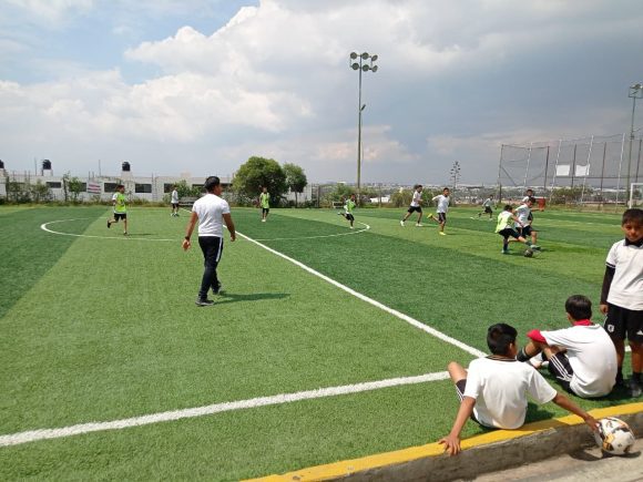 Gobierno de Puebla invierte 317 mil en rehabilitación de sanitarios del campo deportivo “El Hoyo”