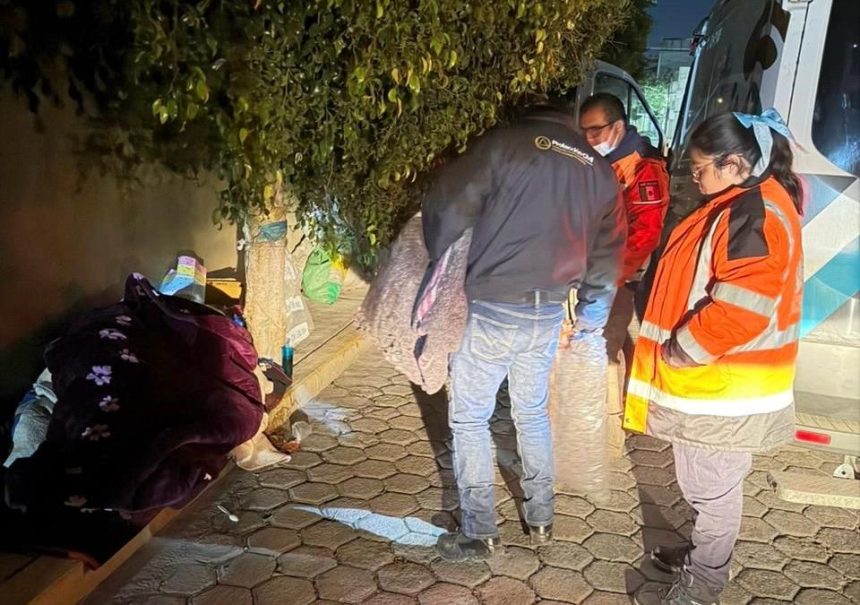 Ante bajas temperaturas Protección Civil invita a poblanos a protegerse en dormitorios temporales