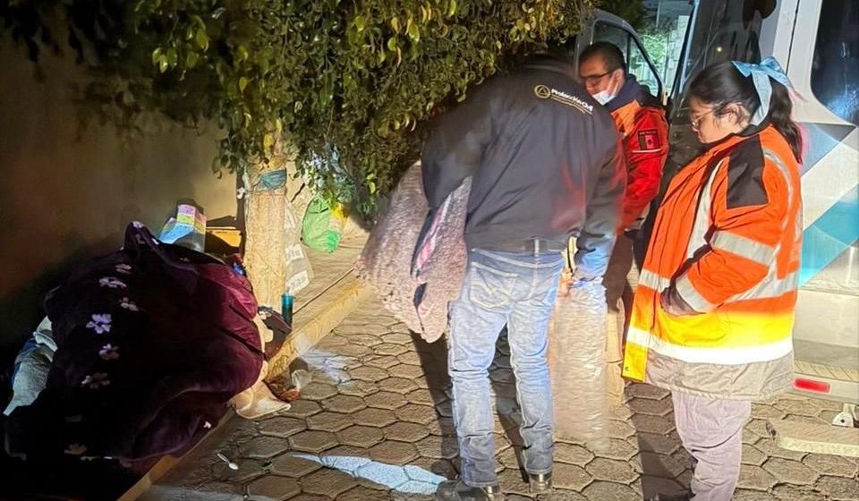 Ante bajas temperaturas Protección Civil invita a poblanos a protegerse en dormitorios temporales