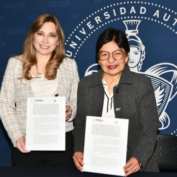 Firma BUAP convenio con el DIF Estatal