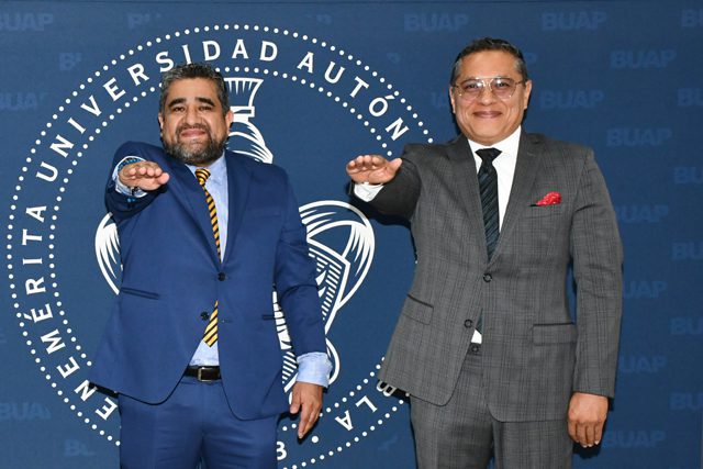 Rectora Lilia Cedillo Ramírez toma protesta a nuevos funcionarios en la BUAP 1 A TomadeProtesta