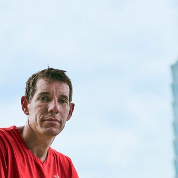 Alex Honnold conquista el Taipei 101 en una escalada libre sin precedentes