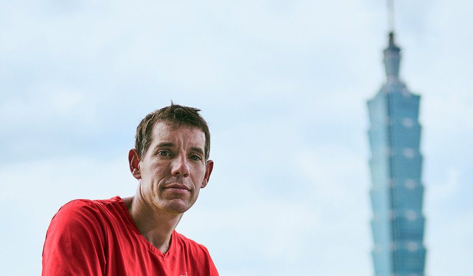 Alex Honnold conquista Taipei 101 Alex Honnold conquista el Taipei 101 en una escalada libre sin precedentes