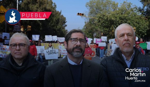 Alumnos y maestros de la Ibero Puebla se manifiestan tras desaparición de profesor