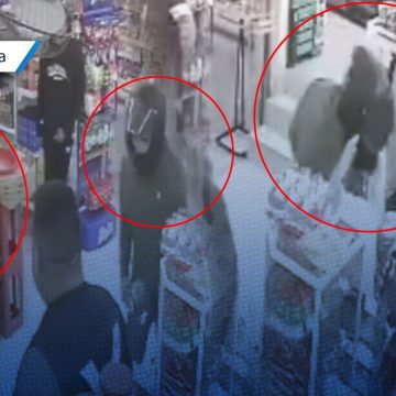Así es como sujetos armados asaltan tienda de abarrotes en Tehuacán