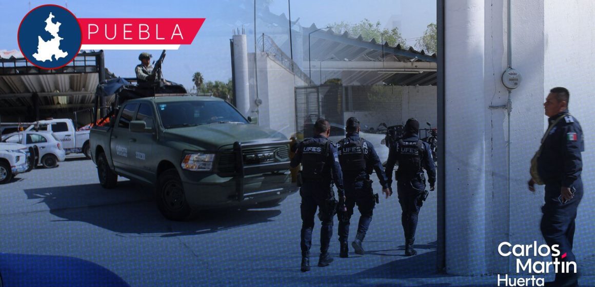 Portada Autoridades federales detienen a tres policías municipales en Puebla CMH Autoridades federales detienen a tres policías municipales en Puebla