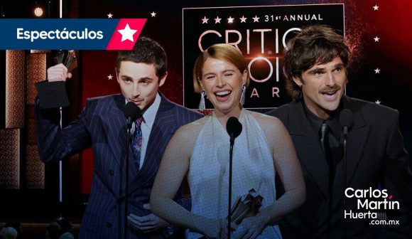 La temporada de premios ha iniciado con fuerza. Este domingo 4 de enero, el Barker Hangar de Santa Mónica se vistió de gala para la entrega número 31 de los Critics Choice Awards.