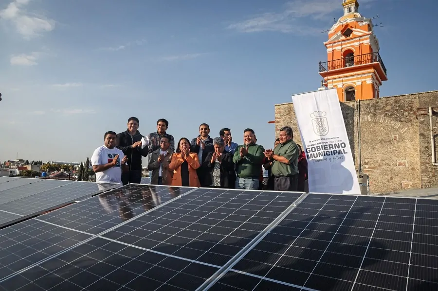 Cuautlancingo promueve el uso de energías limpias con paneles solares en Sanctorum 2 Cuautlancingo promueve el uso de energias limpias con paneles solares en Sanctorum 2