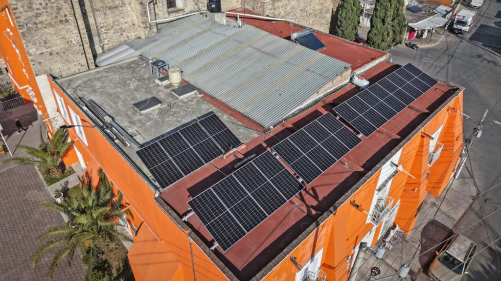 Cuautlancingo promueve el uso de energías limpias con paneles solares en Sanctorum 1 Cuautlancingo promueve el uso de energías limpias con paneles solares en Sanctorum